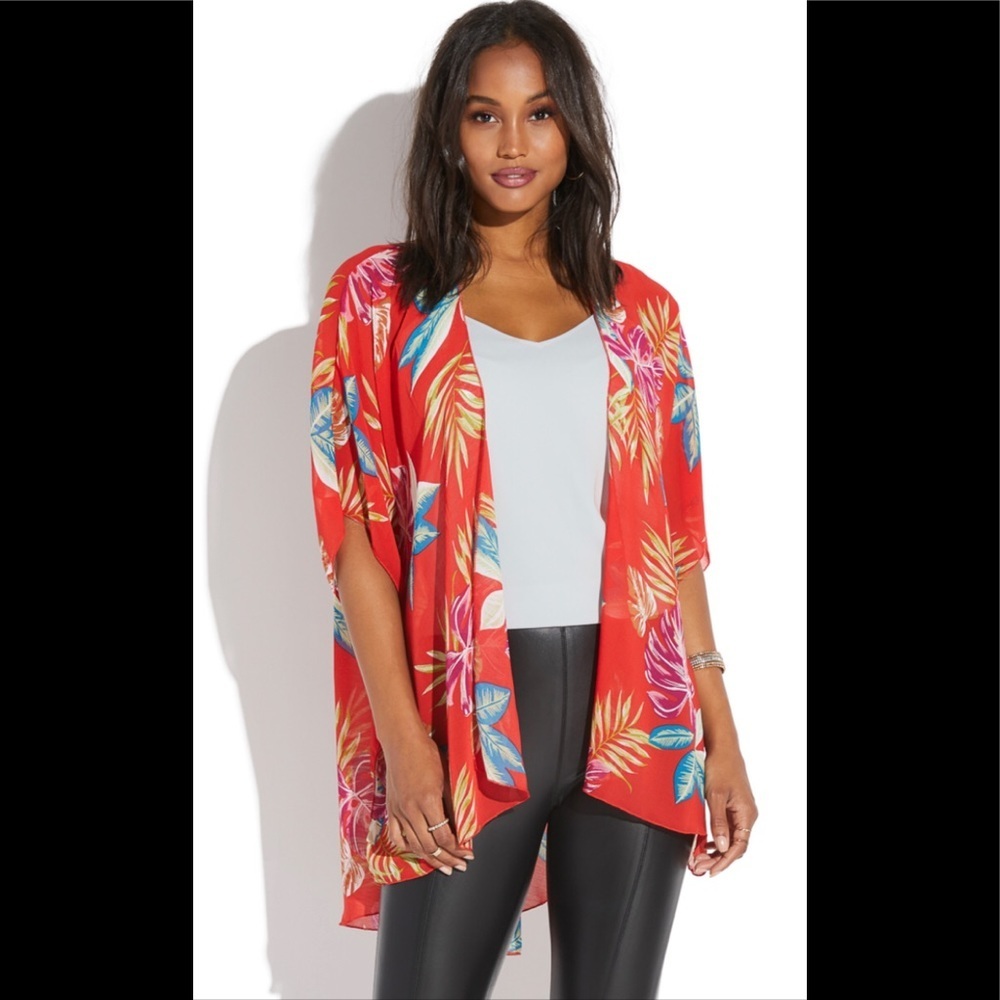 NWT Emery Park Short Sleeve Tropical Kimono